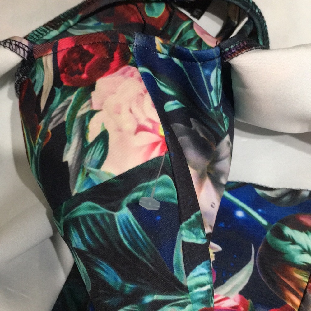 Dress - Picture 7 of 11